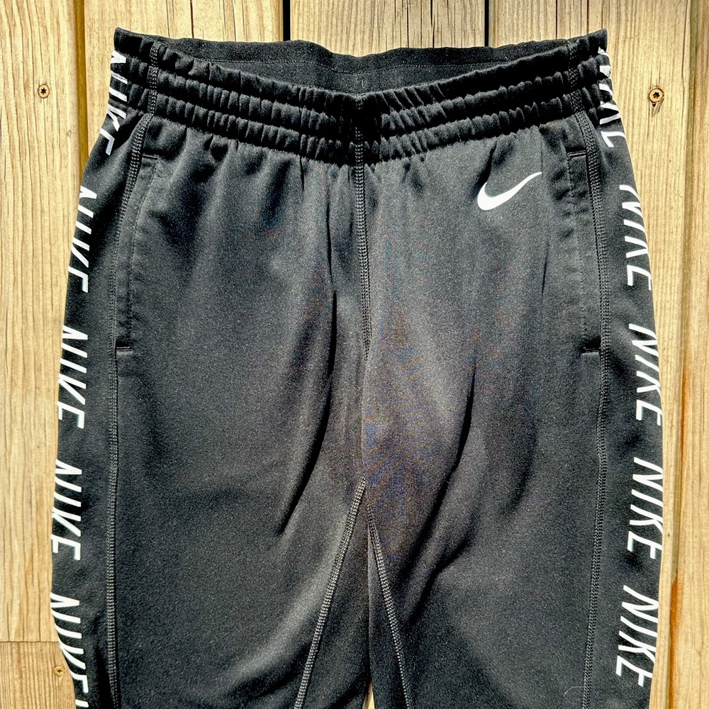women’s small nike dri-fit black joggers with pockets - Picture 2 of 6